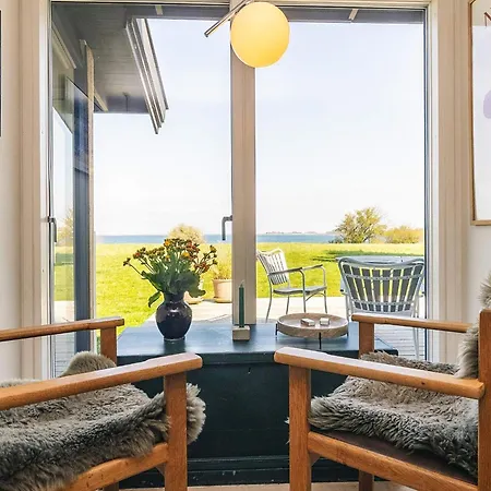 Panoramic Retreat In Borgnaes *