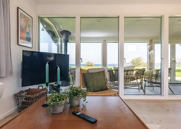 Panoramic Retreat In Borgnaes - By Traum